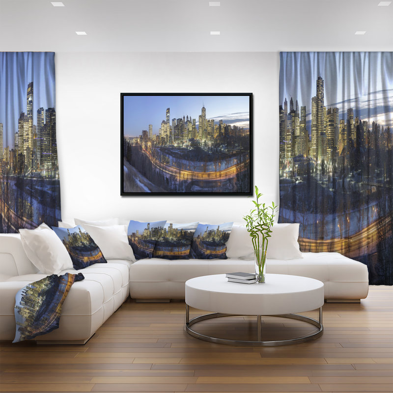 «Downtown Calgary», photographie à cadre flottant sur toile, H 16 po x l 32 po x P 1 po