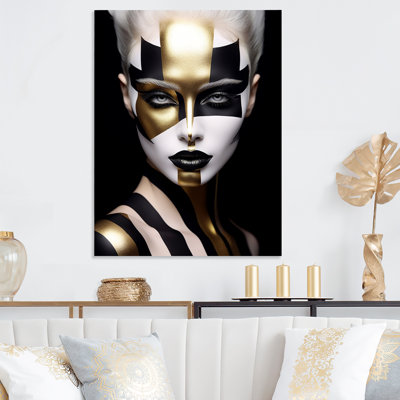 «Gold and Black Woman Glam Elegance I», art mural abstrait en métal