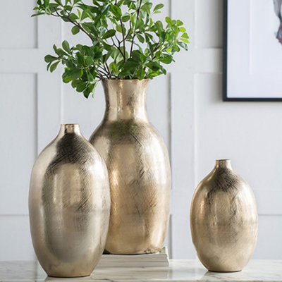 Vase en aluminium de conception transitionnelle