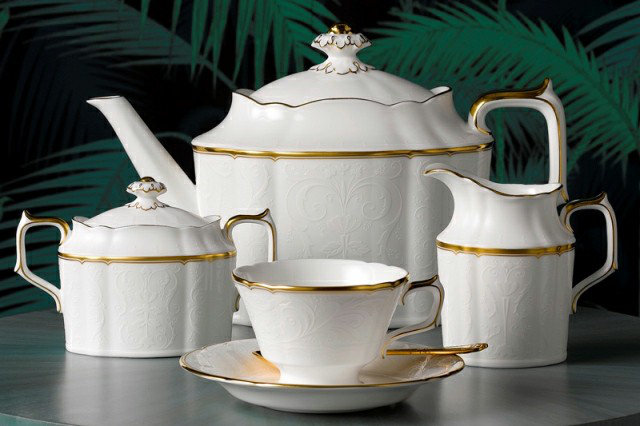 Darl Abbey 30.77 -oz. Bone China Teapot