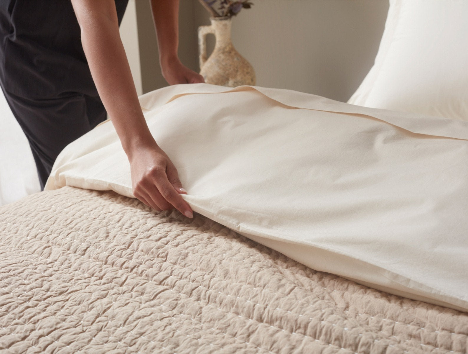 Channel Handstitched Organic Cotton Quilt Set, Hazel Chambray, King Quilt