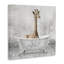 Bébé girafe à l'heure du bain-1718174293-1718174294
