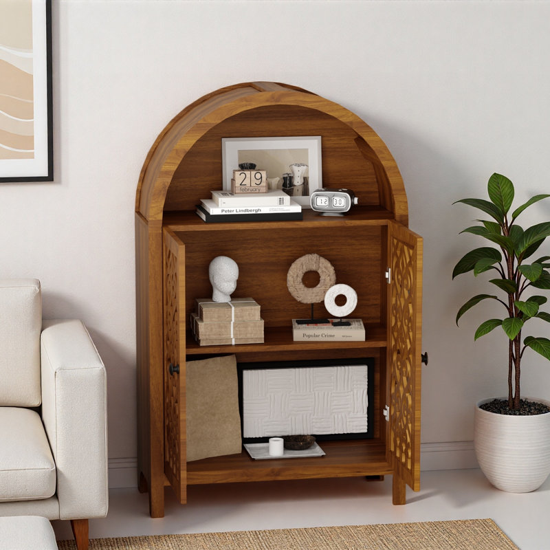 Armoire décorative arquée sculptée à la main avec tablette ouverte et plateau arqué