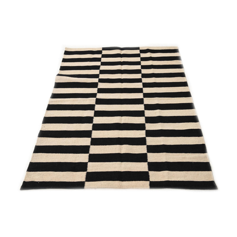 Tapis noir et blanc 3x5