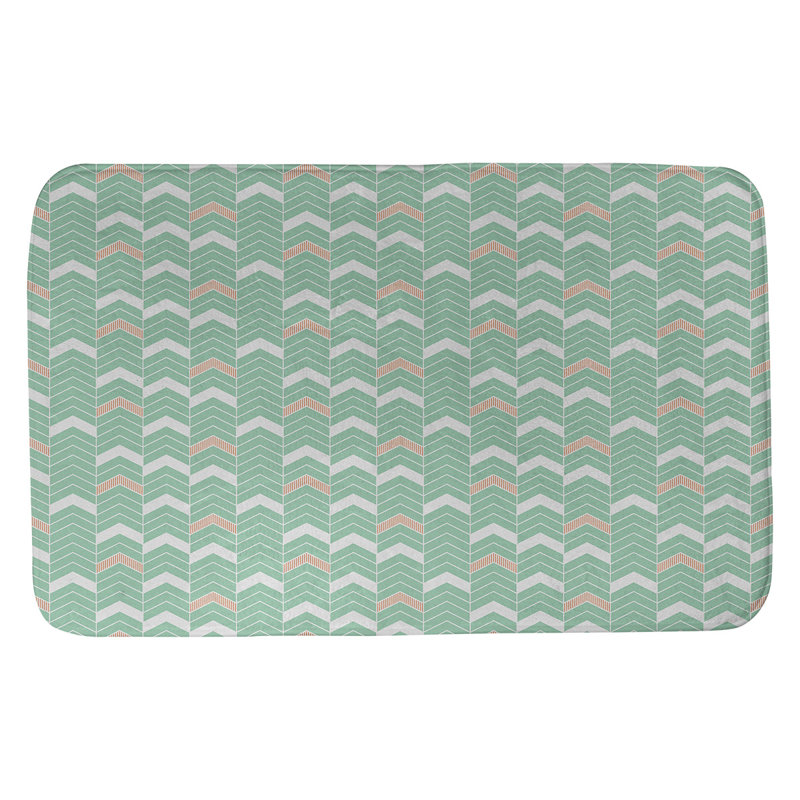 Tapis pour salle de bain lineed chevrons Stephenie, l 17 po x L 24 po, Vert / Orange