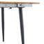 Ensemble de table et de chaises. Table de salle à manger extensible moderne en panneau de fibres à densité moyenne. La table possède un design télescopique, convenant à des rassemblements de différentes tailles.