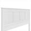 Très grande tête de lit à panneau de style campagnard avec fenêtre verticale et construction en bois blanc