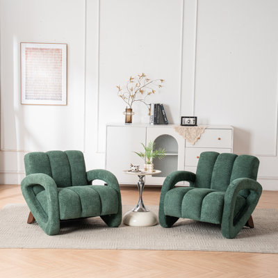Fauteuil rembourré capitonné avec pieds en bois massif