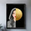 Comparaison rétro encadrée noire entre objets moitié-visage et demi-cercle, art rétro-21391576