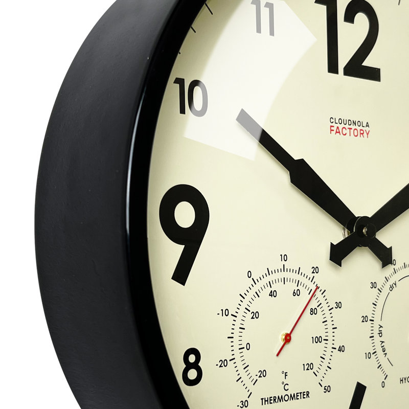 Horloge en métal imperméable