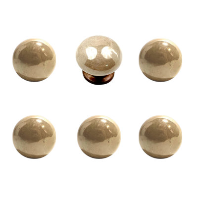 Ensemble de six boutons de tiroir en céramique brun clair en forme de champignon