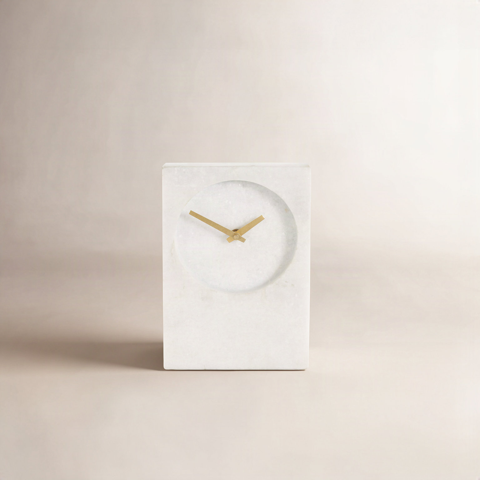 Quartz Tabletop Clock, 9.3" H x 6.1" W x 2.35" D