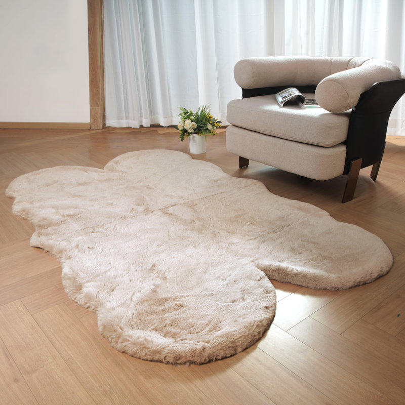 Tristion Cozy Faux Rabbit Fur Area Rug Machine Washable Rug in Beige, Novelty 4' x 6'