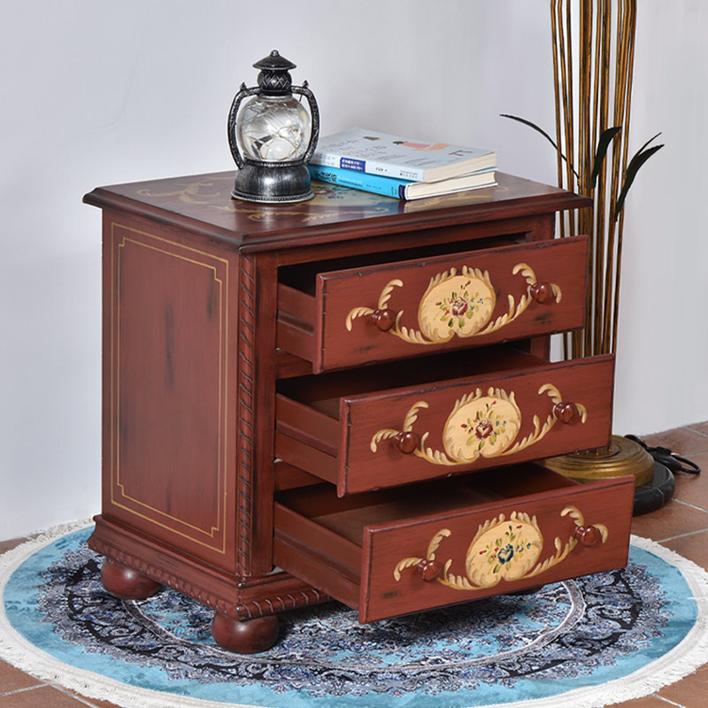 Dallyn Accent Chest