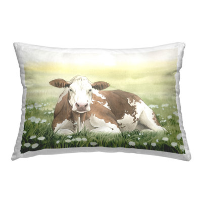 Conception de coussin décoratif imprimé Cow and Meadow Blossoms par Grace Popp