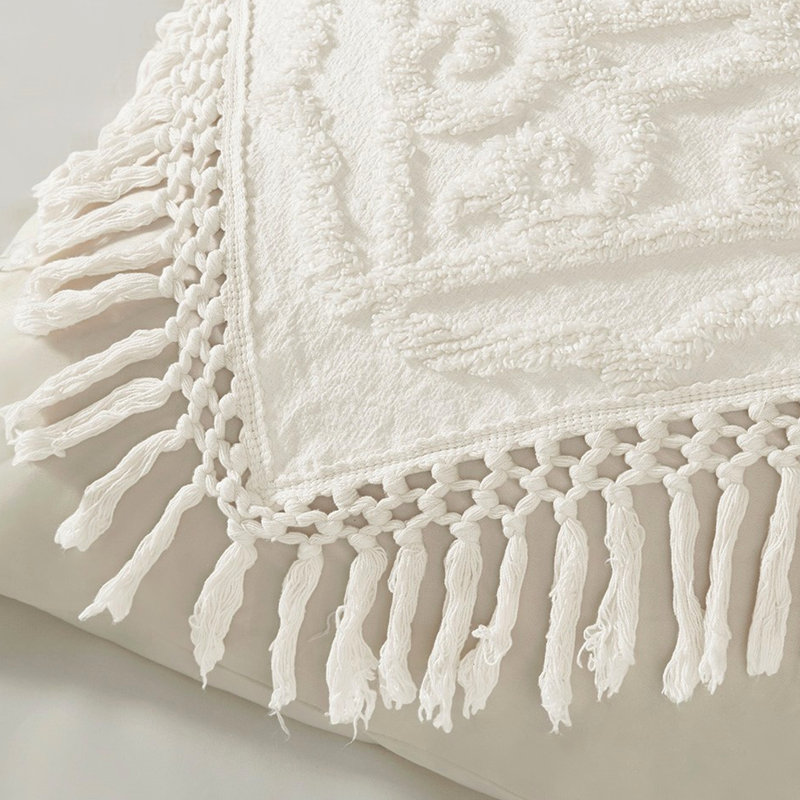Couvre-lit Shabby Chic Cotton Chenille Medallion, King Comforter + 3 Additional Pieces, Off White
