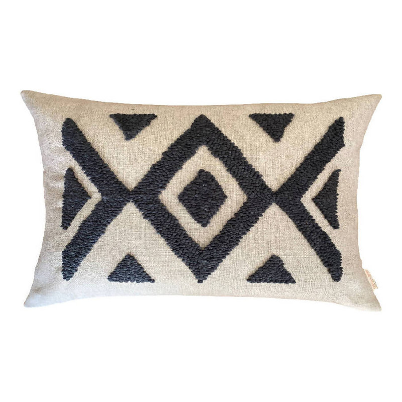 Coussin lombaire Ndebele Punch Needle - motif 2 - gris anthracite sur naturel, Coton, Noir, beige / abstrait