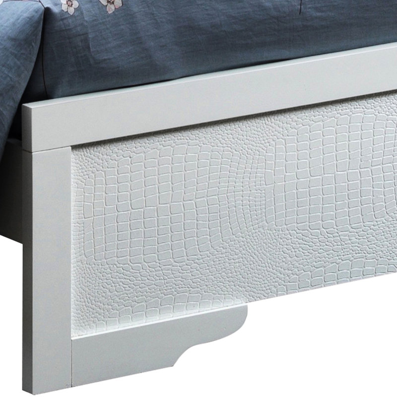 Élégant très grand lit de couleur champagne argenté avec un look moderne, H 53 po x l 79 po x P 85 po, et construction de soutien, assemblage rapide pour divers décors intérieurs, H 53 po x l 85 po, décor