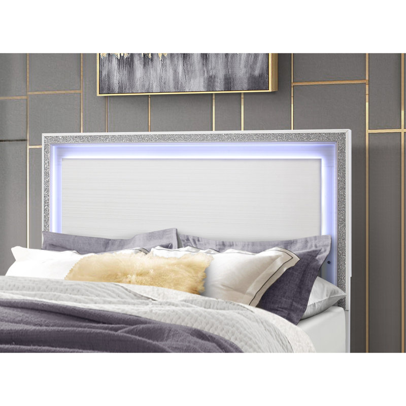 Grand lit blanc avec attrait transitionnel et accents de cristal blanc pailleté - Delight, Grand lit