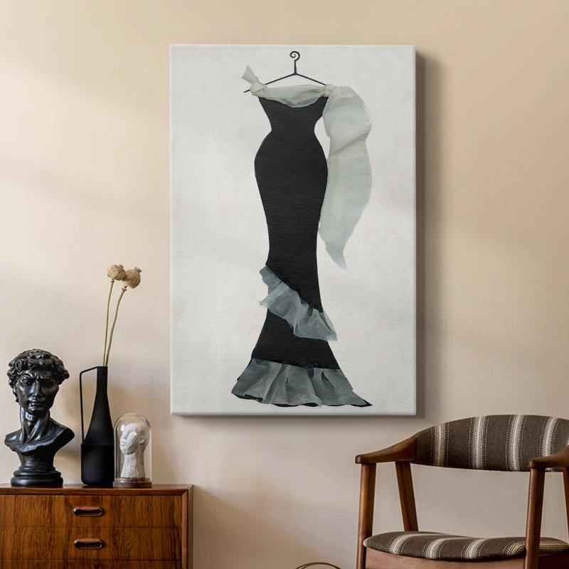 Robe noire et tulle II - galerie Cavas sur mesure, H 18 po x l 12 po