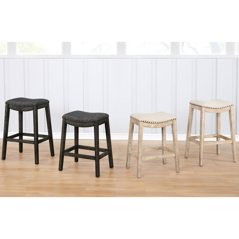Selle rembourrée en tissu gris, 2 pièces, structure en bois massif blanchi et rembourrage doux, garniture cloutée remarquable avec siège visible
