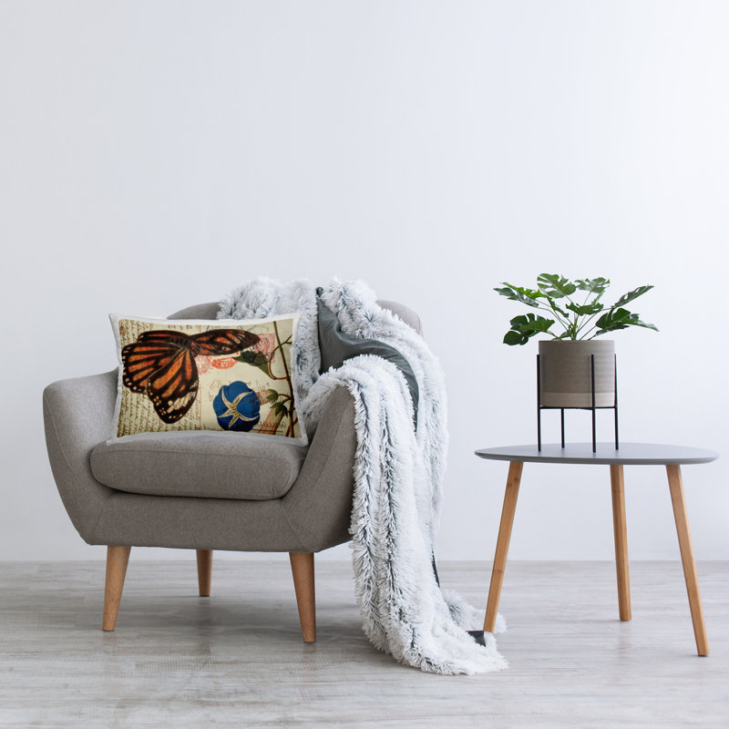 Coussin décoratif rétro avec carte postale et faune Vintage par Deborah Revell