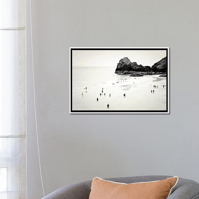 Reproduction de photo « Cornwall Beach Life », H 18 po x l 26 po x P 1,5 po, Toile blanche encadrée