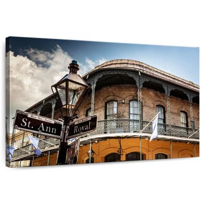 Kavia New Orleans Street Corner