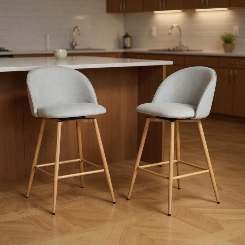 Ensemble de deux chaises de bar pivotantes à hauteur de comptoir en tissu gris et chêne 27 po