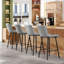 Ensemble de 2 tabourets de comptoir, chaises de cuisine et de salle à manger en similicuir pour la salle à manger, tabourets de bar à hauteur de comptoir, chaises de table de salle à manger modernes Mid-Century avec pieds en métal, gris