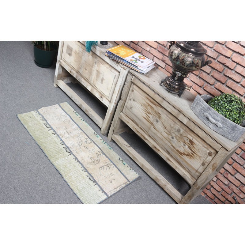 Vintage Turkish Small Wool Rug in Rustic Decor Style Ideal For Entryway Or As Rustic Door Mat In Beige