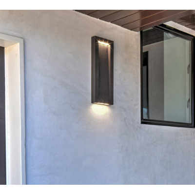 Vossi Aluminum LED Wall Light