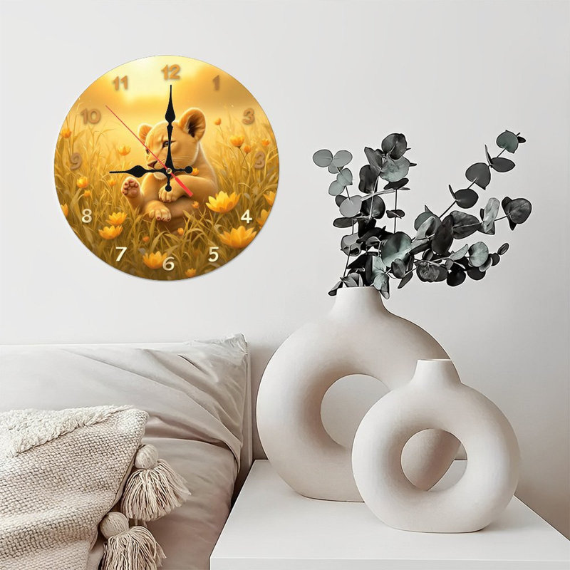 jolie conception d'horloge de lionceaux