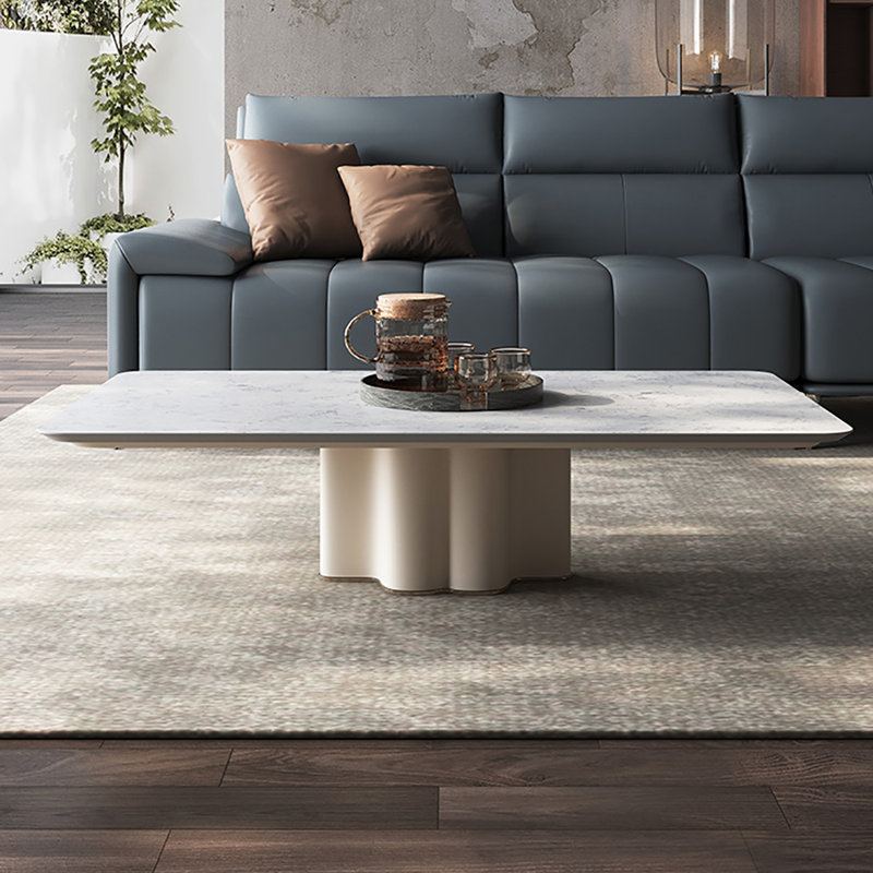 Table basse légère et luxueuse