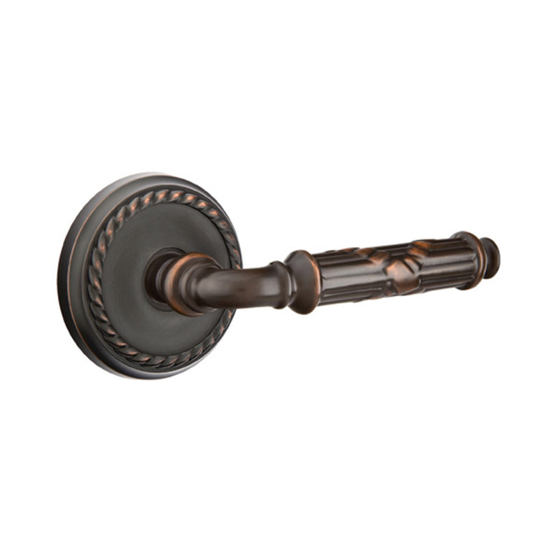 Poignée de porte avec rosette Ribbon and Reed Passage (Hall & Closet), Bronze huilé, Droite