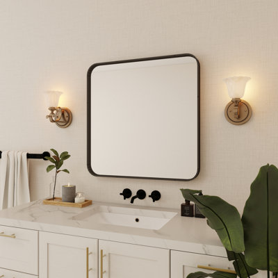 Élégant miroir encadré en aluminium avec coin arrondi pour une décoration intérieure élégante
