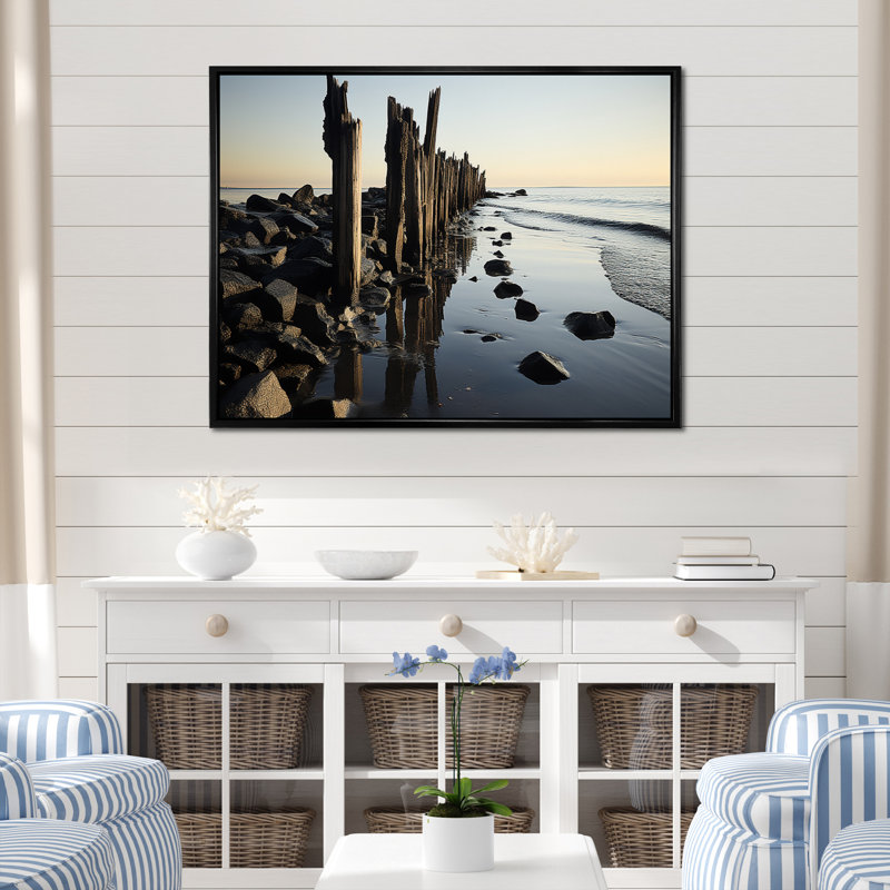 «Beach Photo Pier Reflections V», reproduction sur toile, Cadre flottant noir, H 16 po x l 32 po x P 1 po