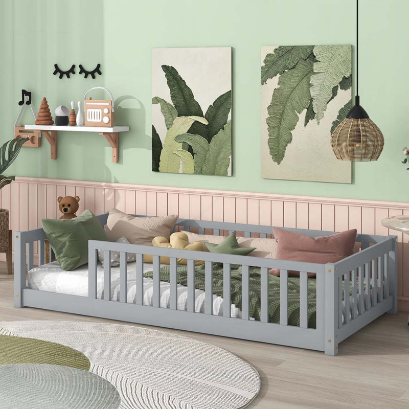 Lit simple au sol avec clôture sans porte, lit en bois d'hévéa avec garde-corps de sécurité, gris, Gris
