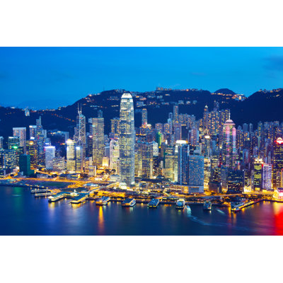 Emane " Hong Kong Skyline " by Leungchopan