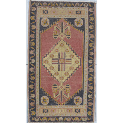 Tapis unique en laine noué à la main de style années 1950 1 pi 9 po x 3 pi 1 po ivoire One-of-a-Kind