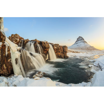 " Kirkjufell Mountain, Iceland "