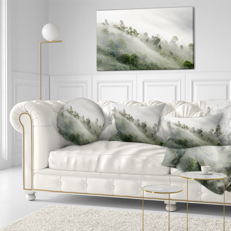 Coussin Mystical Foggy Mountain Slope
