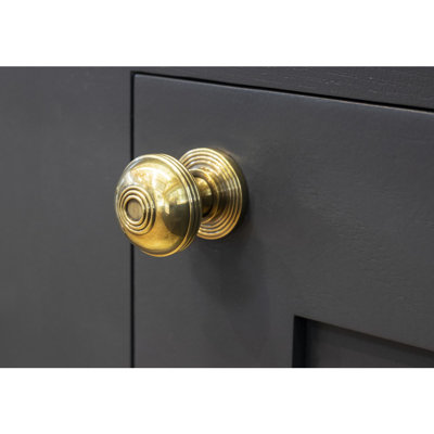Prestbury 32mm Diameter Round Knob