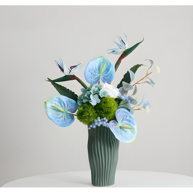 Ornements de fleurs simulées
