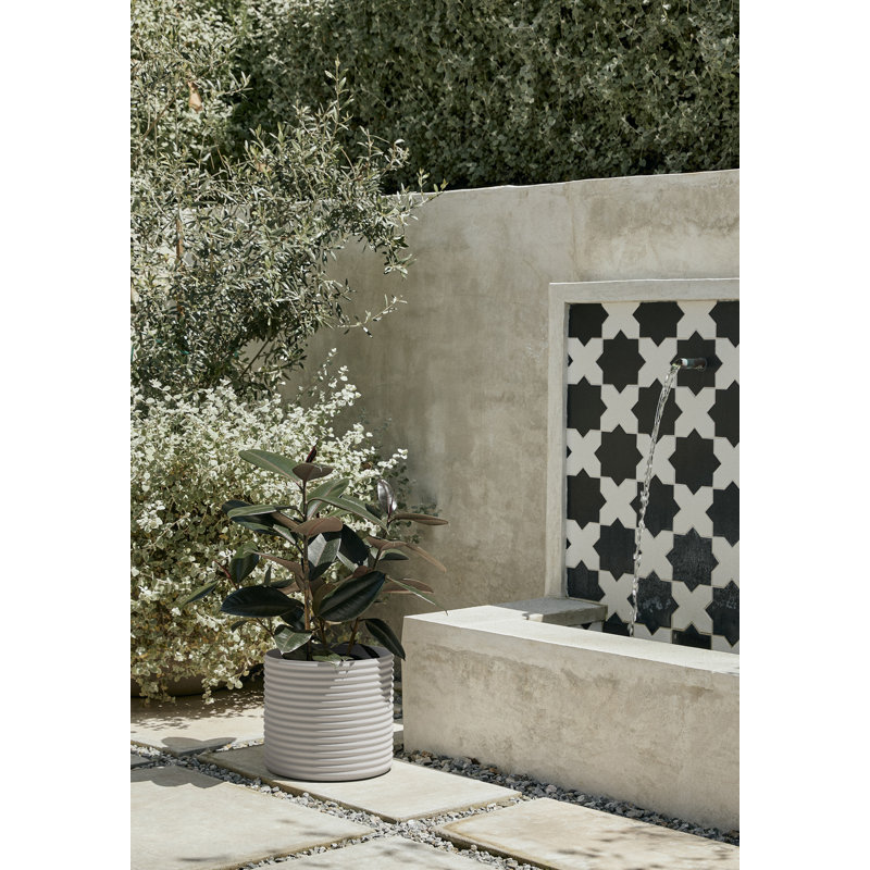 Petit pot à fleurs Veradek Mod Series, 1, H 12,75 po x l 13,75 po x P 13,75 po, Blanc