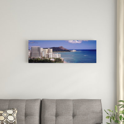 Bâtiments au bord de l'eau, Honolulu, Oahu, comté de Honolulu, Hawaï, 2010 - reproduction de photo sur toile tendue