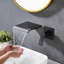 Robinet de baignoire mural en acier inoxydable noir mat à poignée simple avec valve brute et douchette cascade
