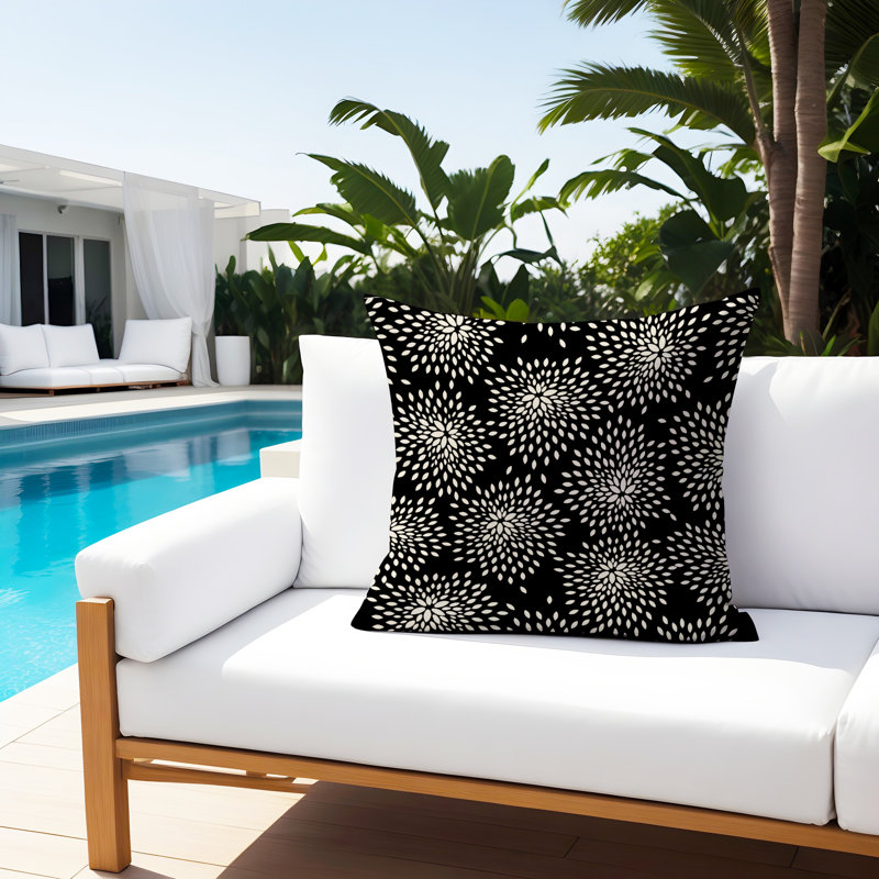 Coussin décoratif intérieur / extérieur en polyester filé floral Bavière, H 15 po x l 15 po, Noir/crème