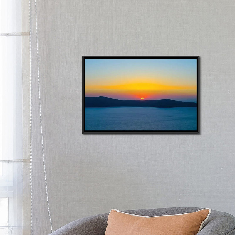 Reproduction de photo, "Santorini IX" par Ben Heine, H 18 po x l 26 po x P 1,5 po, Toile avec cadre noir, Pas de tapis