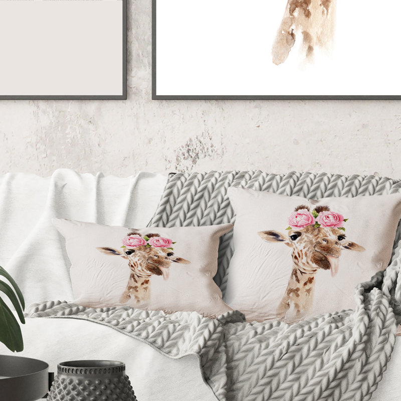 Portrait d'une girafe avec des fleurs I Housse de coussin rectangulaire et insert